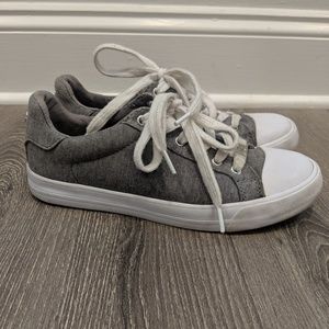 G by Guess Grey Sneakers in 6M